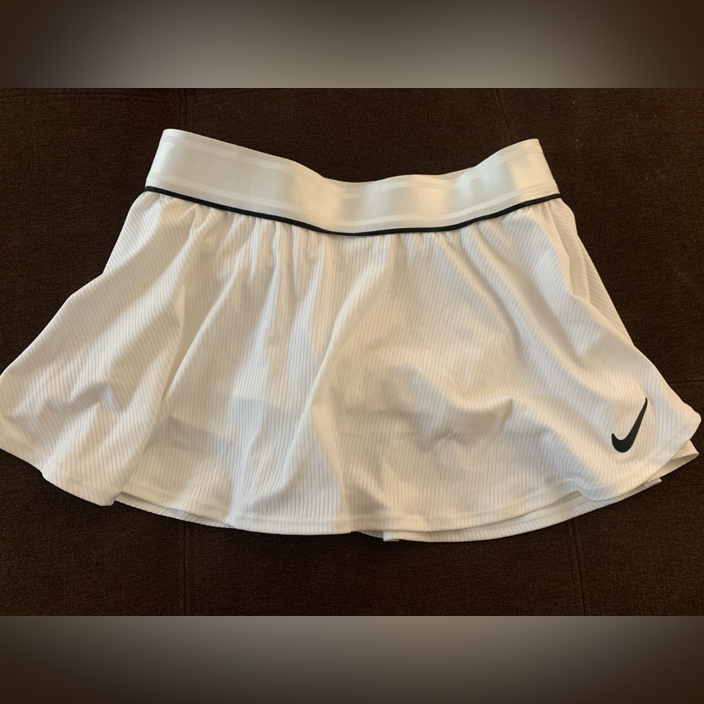 Cute Nike Girls White Skort Dri fit